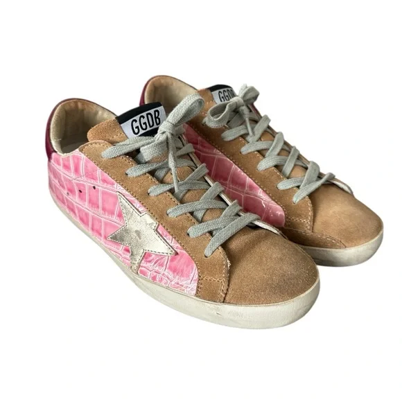 Golden Goose Superstar Sneakers
Size 38 - Picture 1 of 7